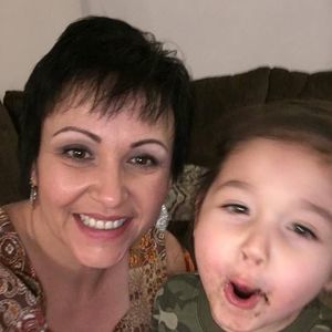 Meet your Posher, Crystal